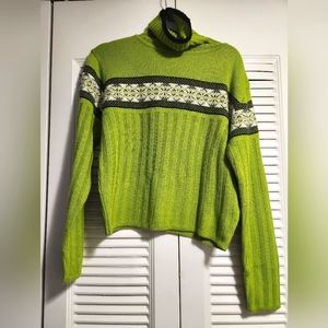 NILS Green Turtleneck Sweater with Black and White Pattern